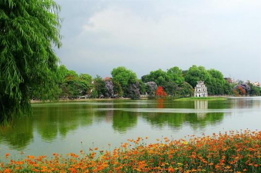 Озеро Возвращенного Меча в Ханое — жилище священной черепахи